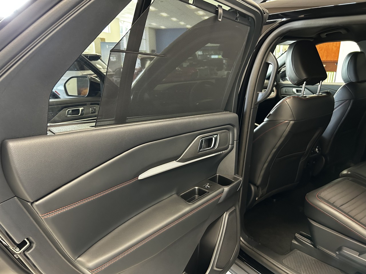 2025 Ford Explorer ST-Line Main Image