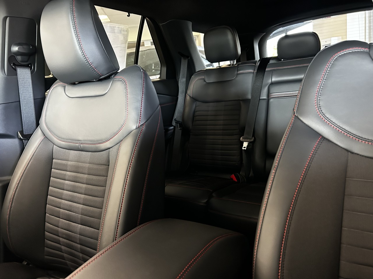 2025 Ford Explorer ST-Line Main Image