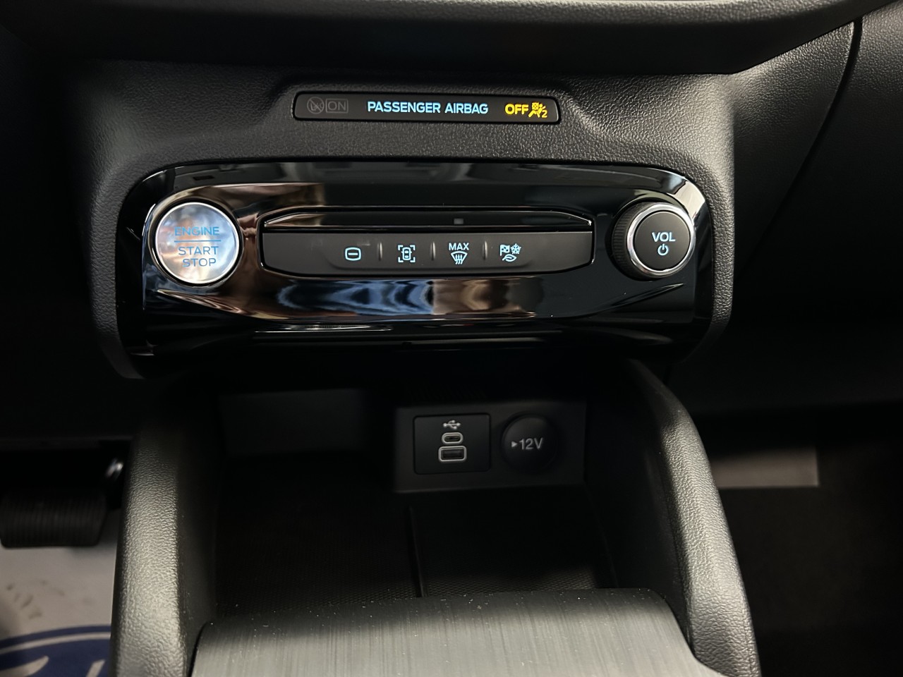 2025 Ford Escape PHEV Main Image