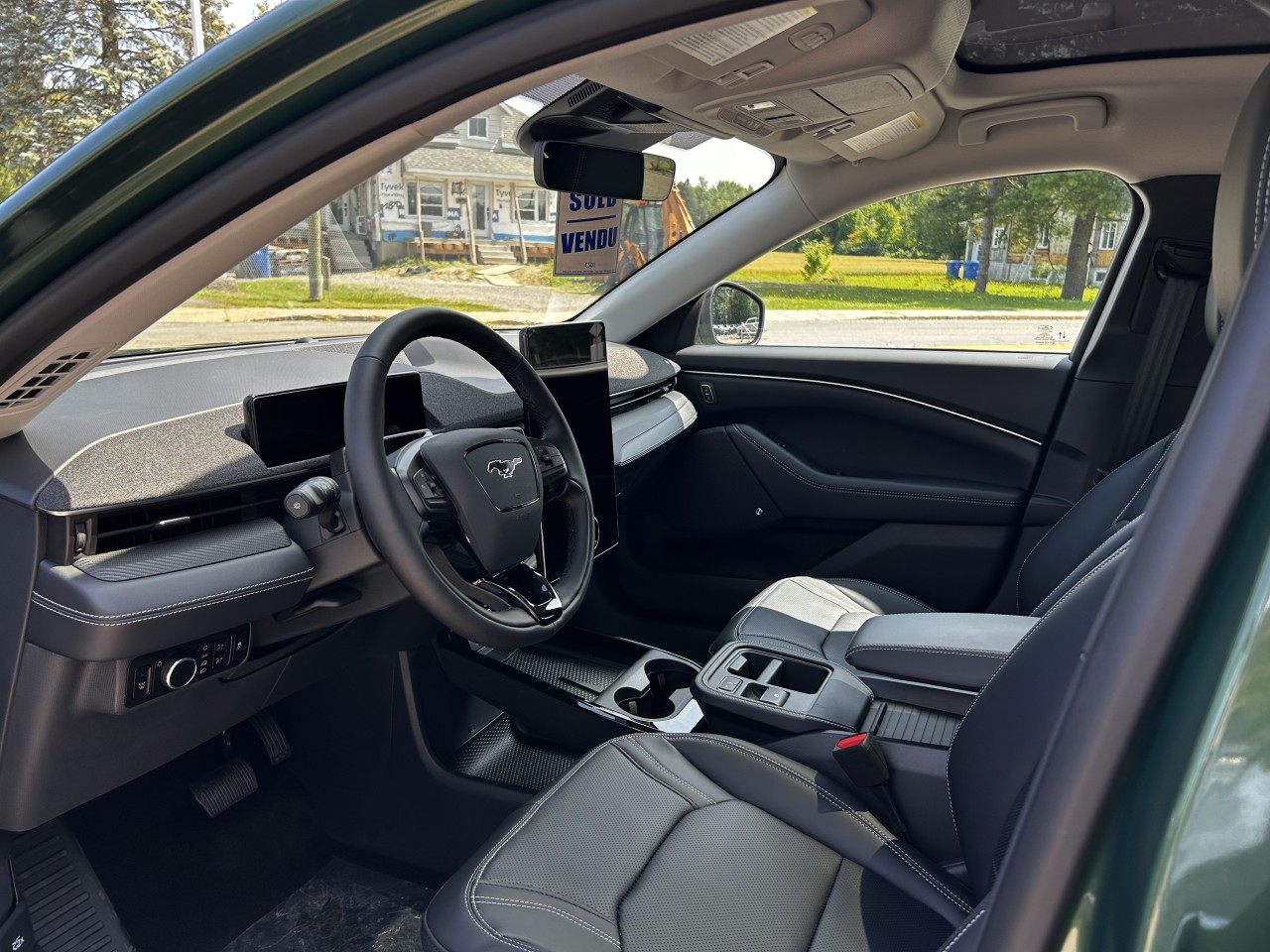 2025 Ford Mustang Mach-E PREMIUM Main Image