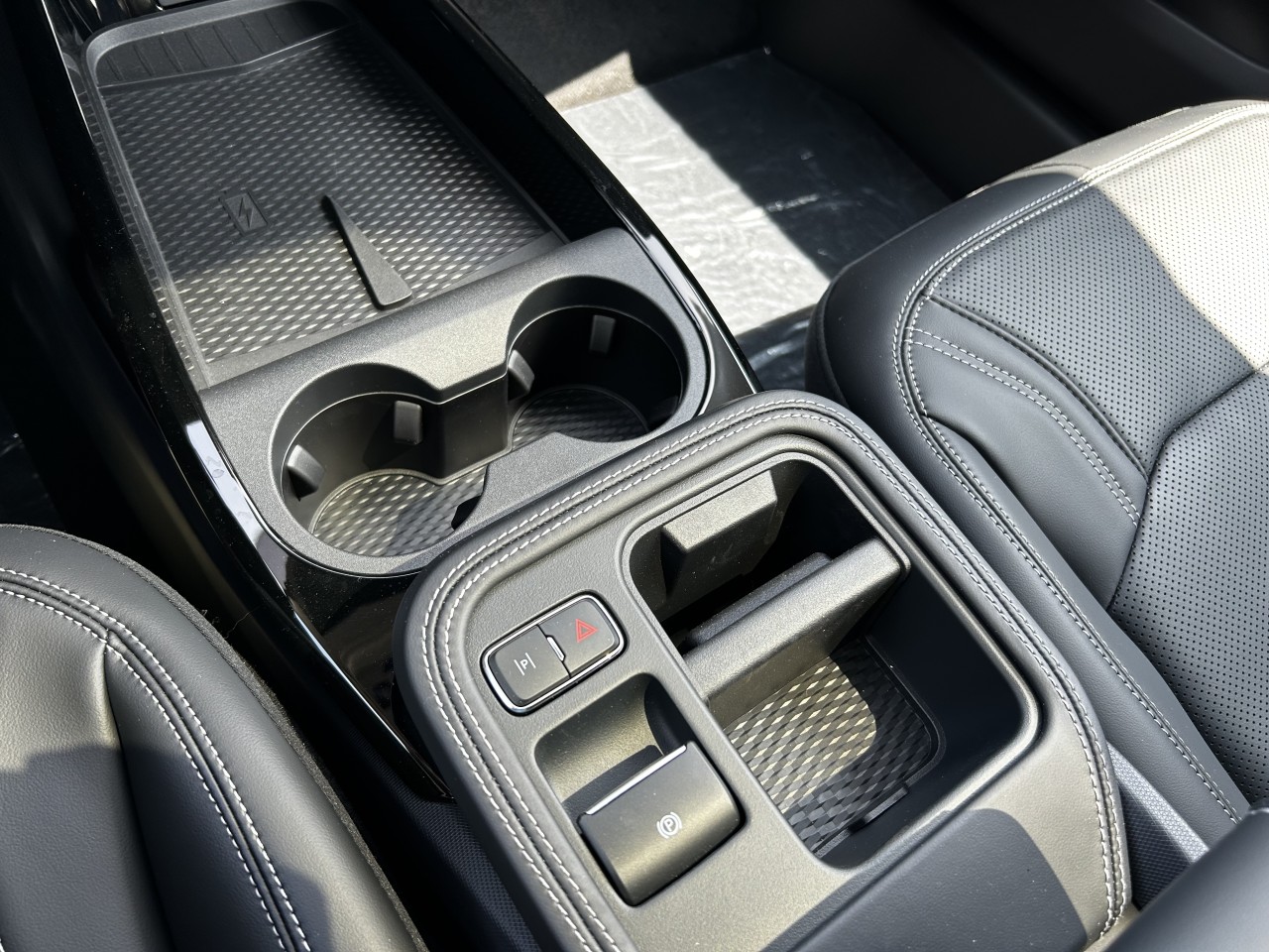 2025 Ford Mustang Mach-E PREMIUM Main Image