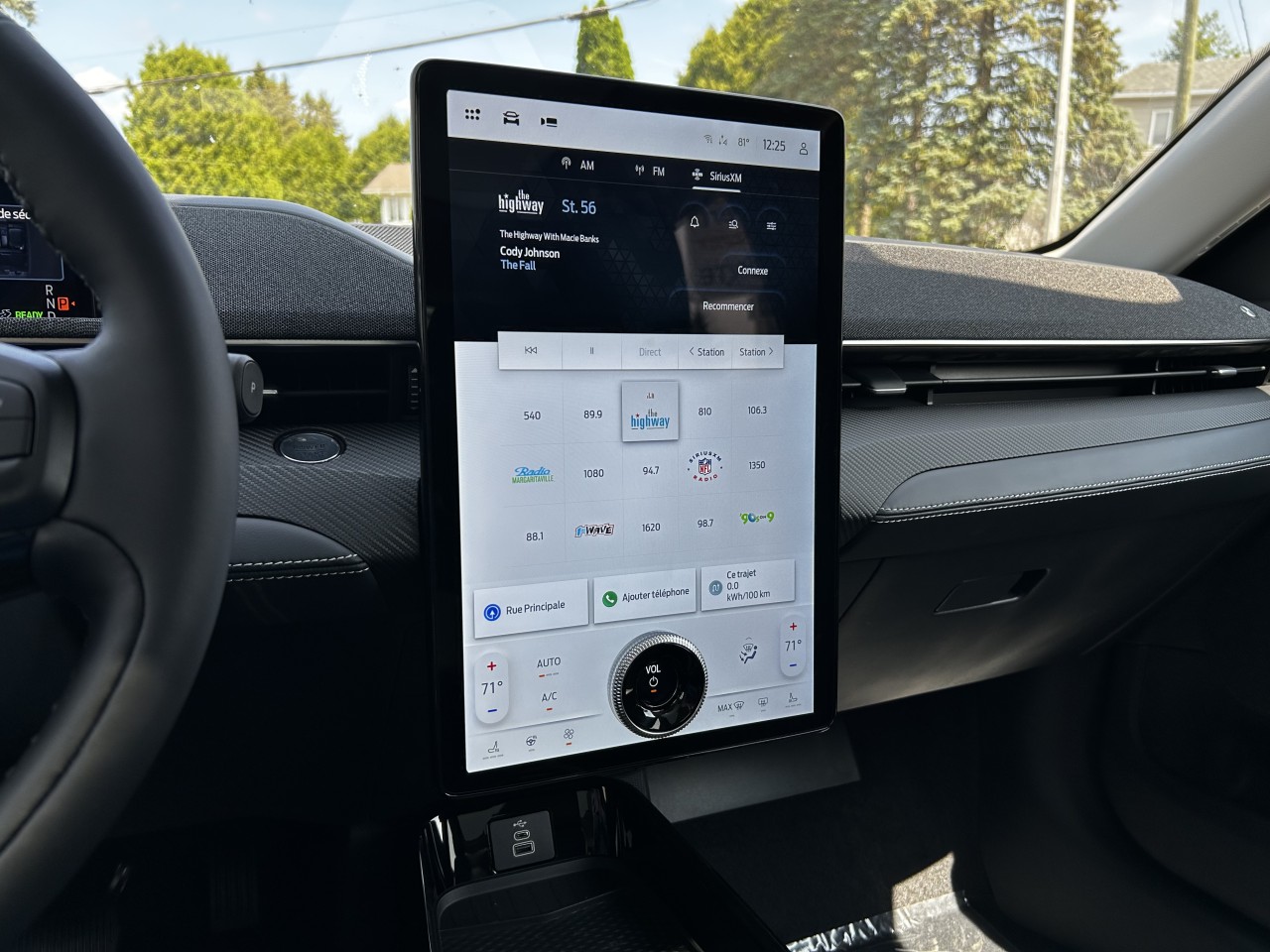 2025 Ford Mustang Mach-E PREMIUM AWD Main Image