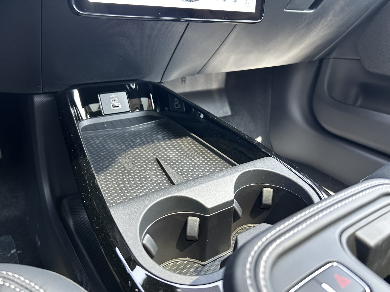2025 Ford Mustang Mach-E PREMIUM AWD Main Image