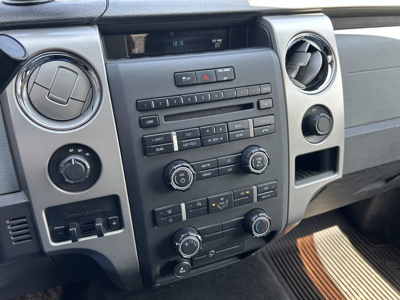 2011 Ford F-150 XLT Main Image