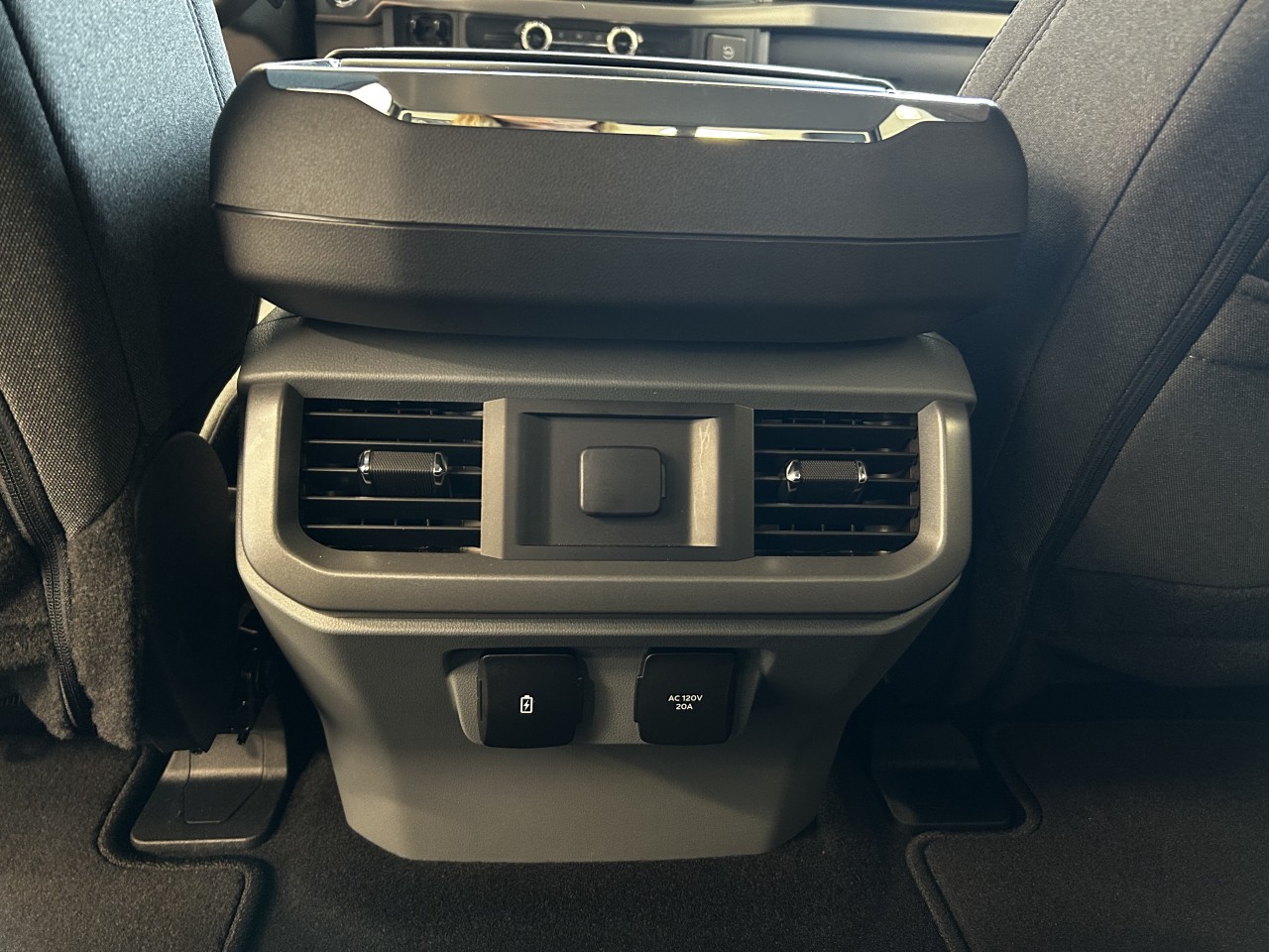 2024 Ford F-150 XLT Main Image