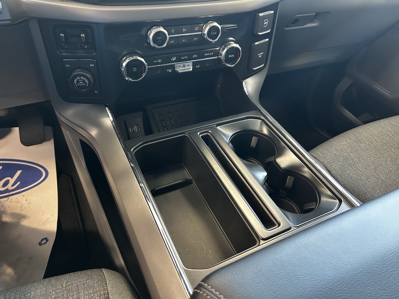 2024 Ford F-150 XLT Main Image