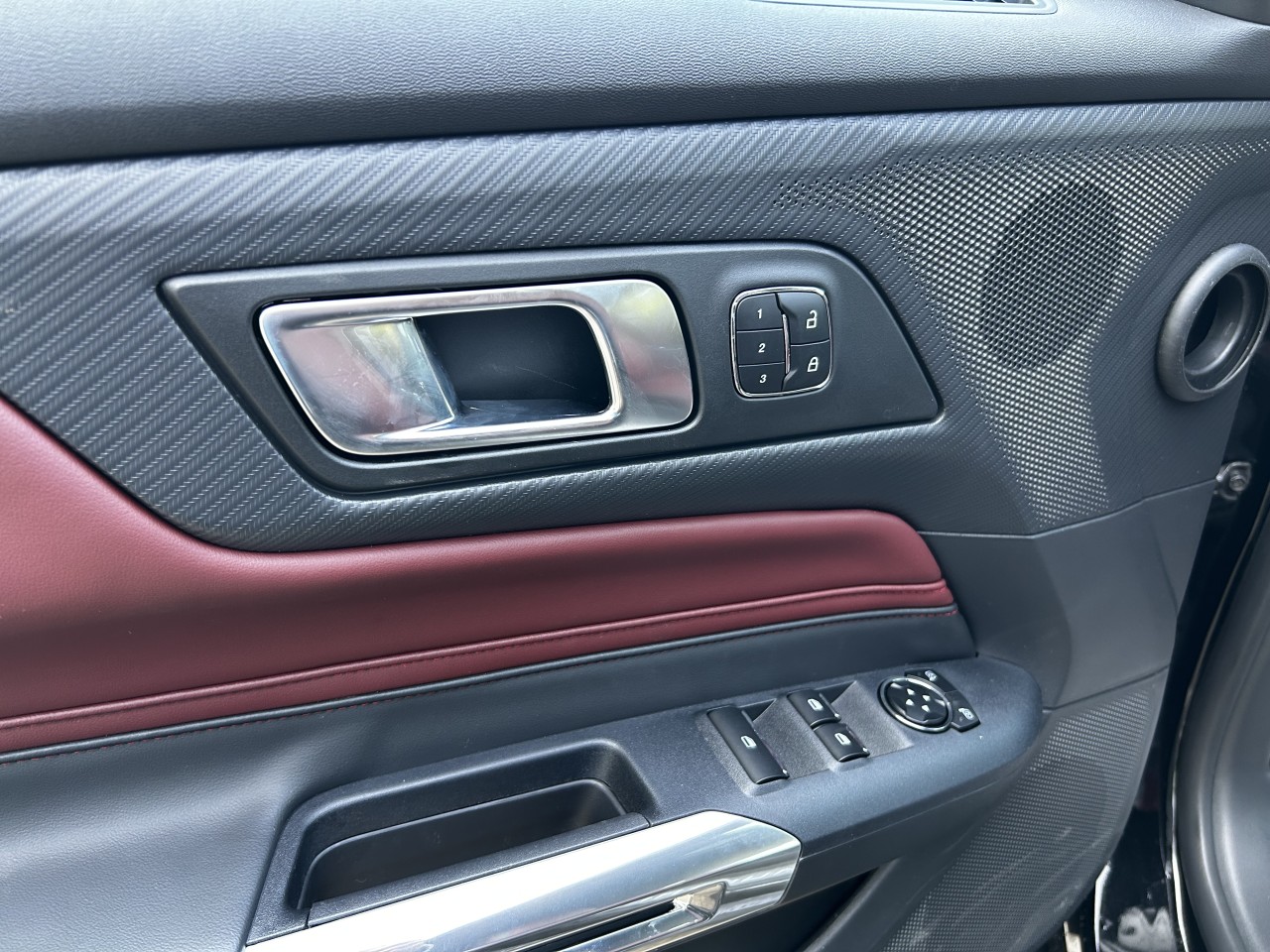 2025 Ford Mustang EcoBoost Main Image