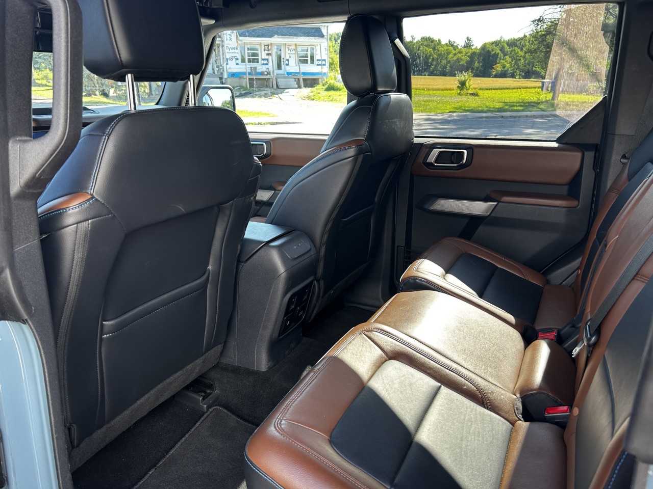 2022 Ford Bronco Outer Banks Main Image