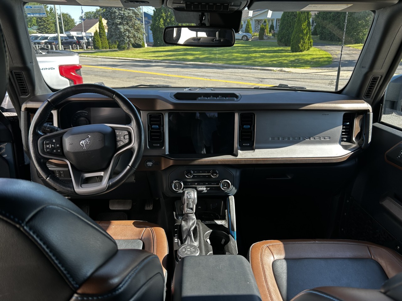 2022 Ford Bronco Outer Banks Main Image