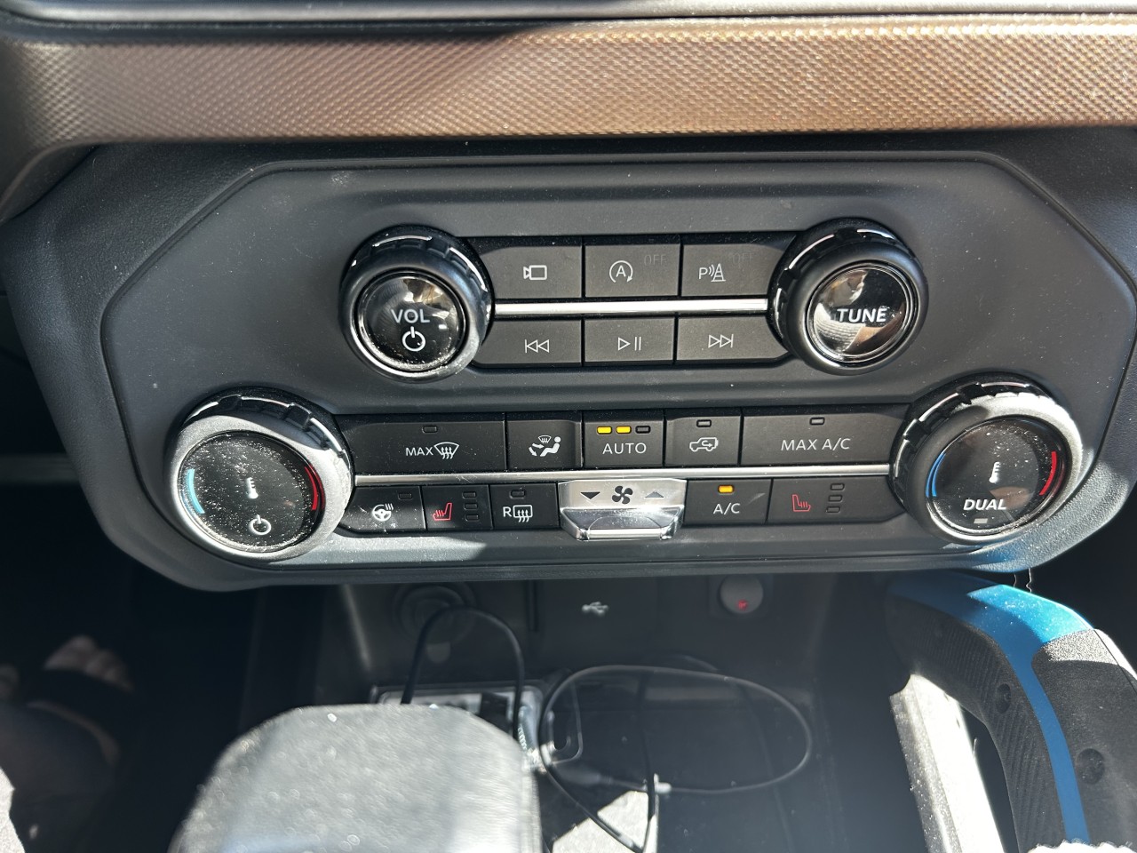 2022 Ford Bronco Outer Banks Main Image