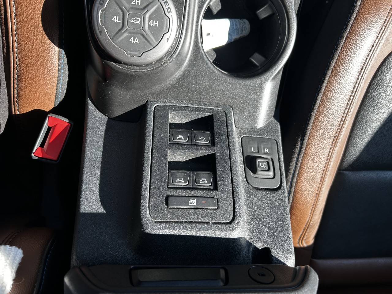 2022 Ford Bronco Outer Banks Main Image