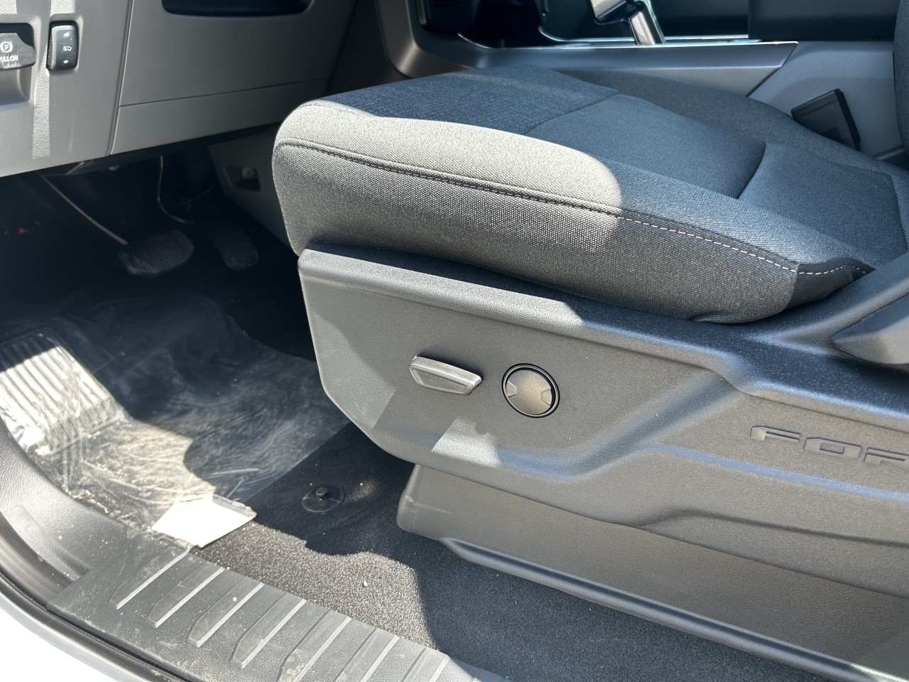2025 Ford F-150 Lightning XLT Main Image
