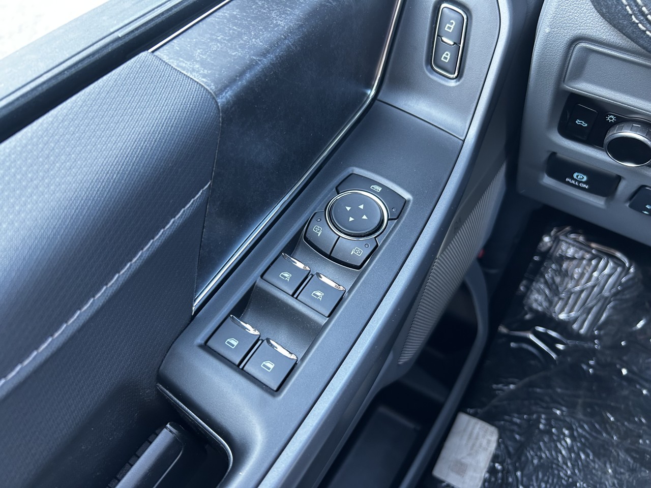 2025 Ford F-150 Lightning FLASH 4x4 Main Image
