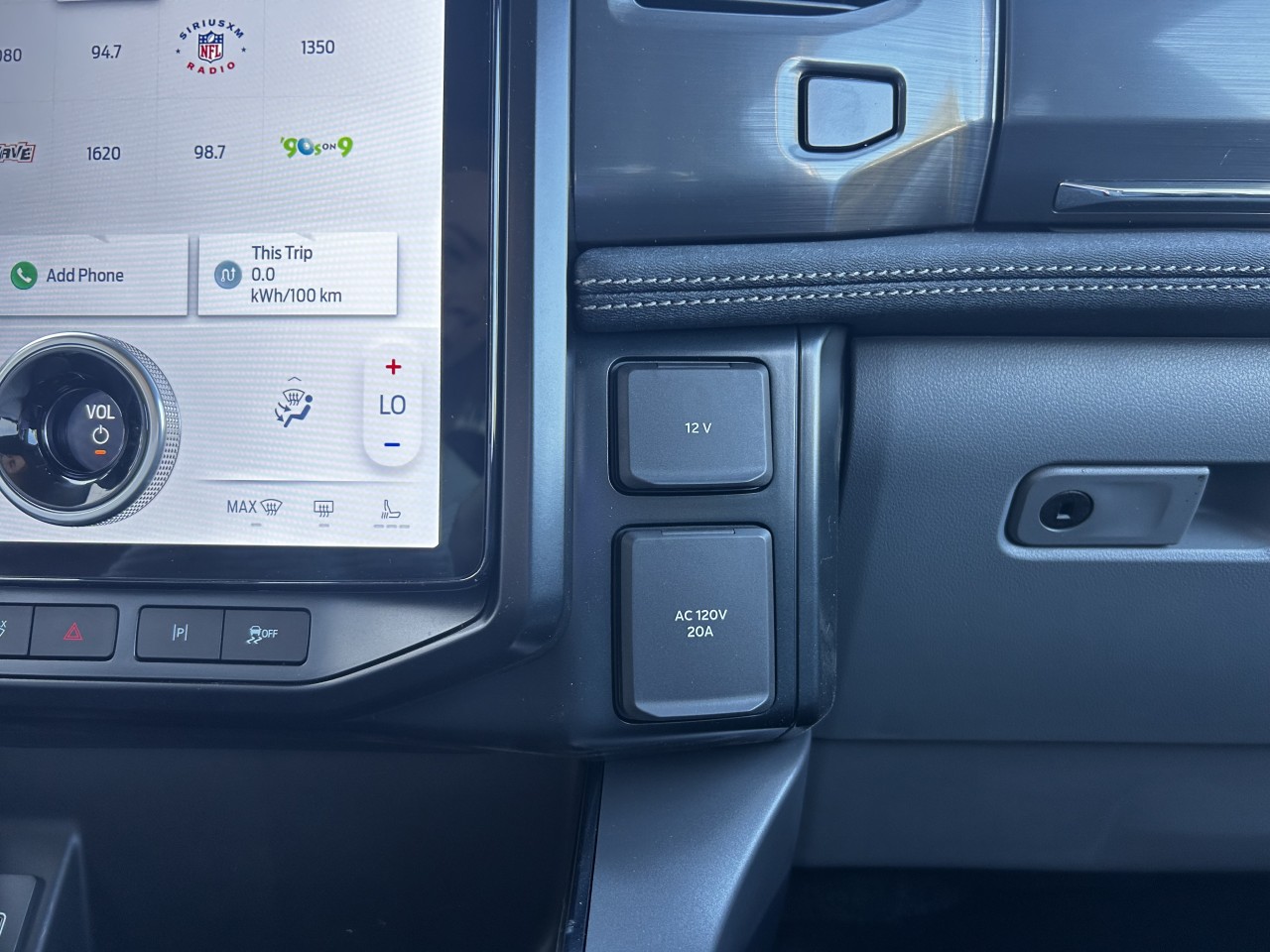 2025 Ford F-150 Lightning FLASH 4x4 Main Image
