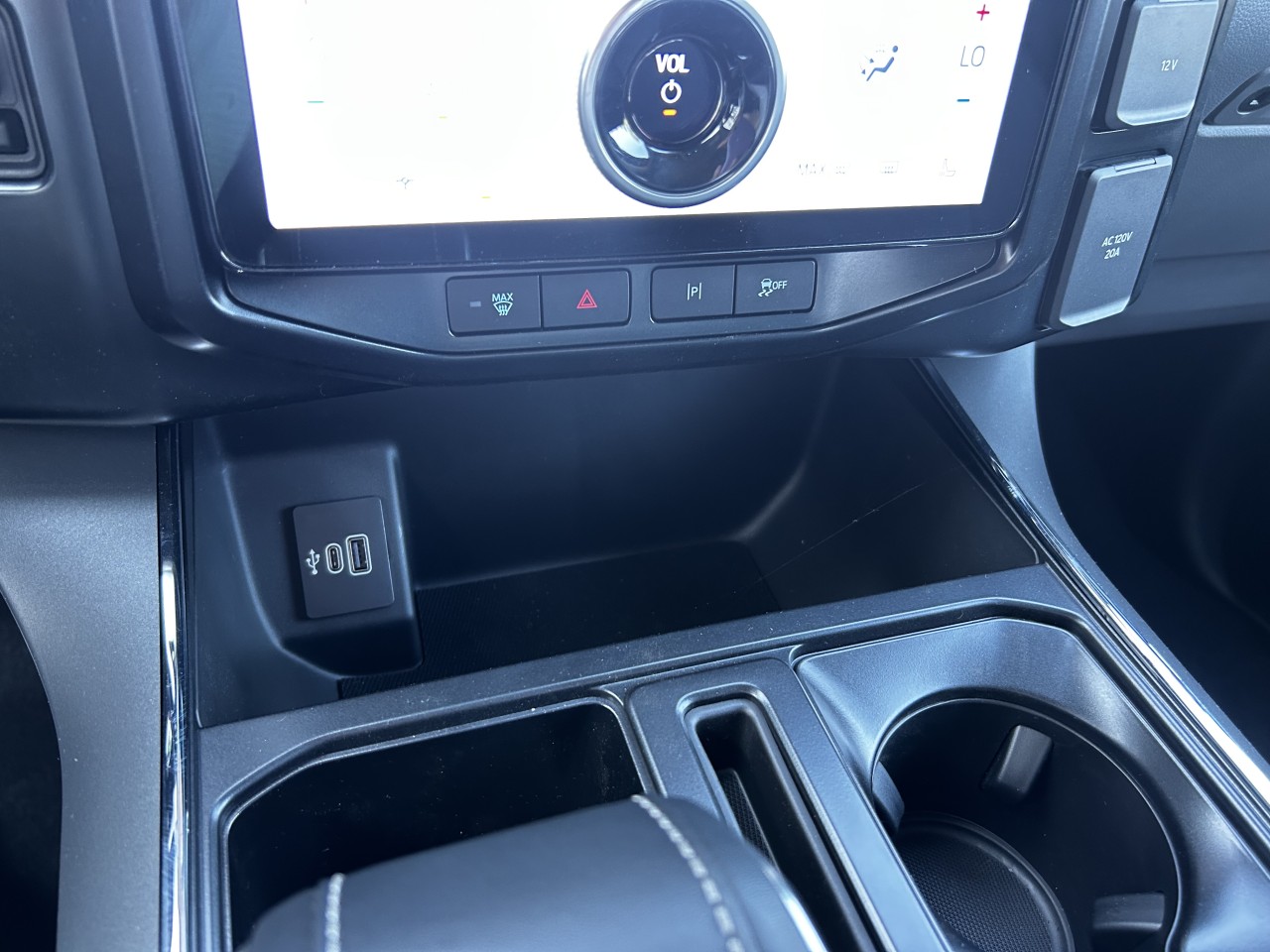 2025 Ford F-150 Lightning FLASH 4x4 Main Image