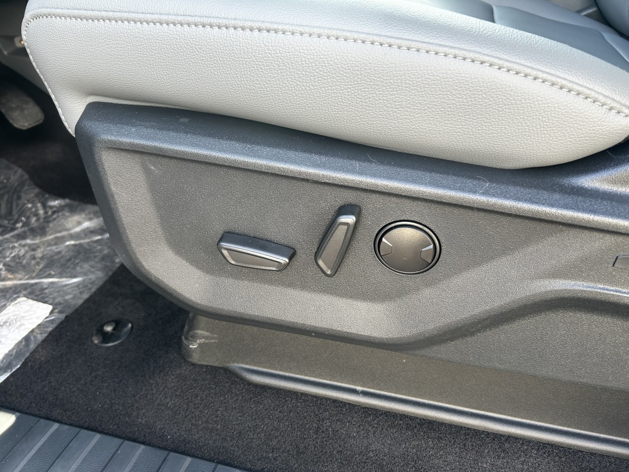 2025 Ford F-150 Lightning FLASH Main Image