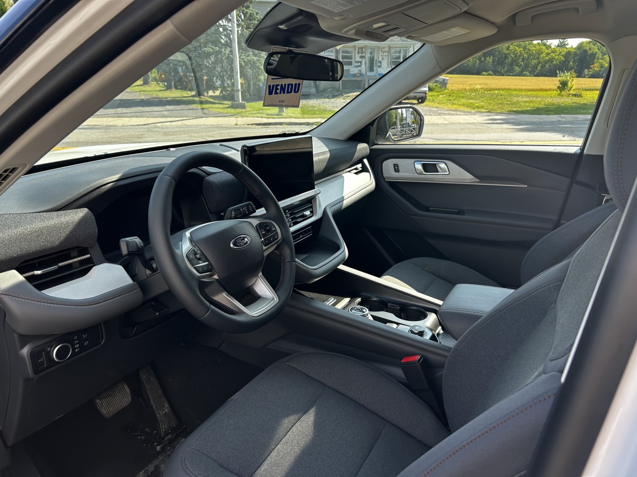2025 Ford Explorer Active Main Image