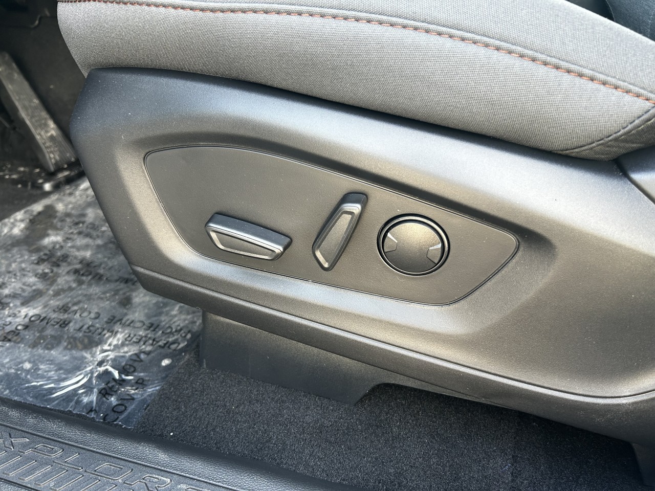 2025 Ford Explorer Active Main Image