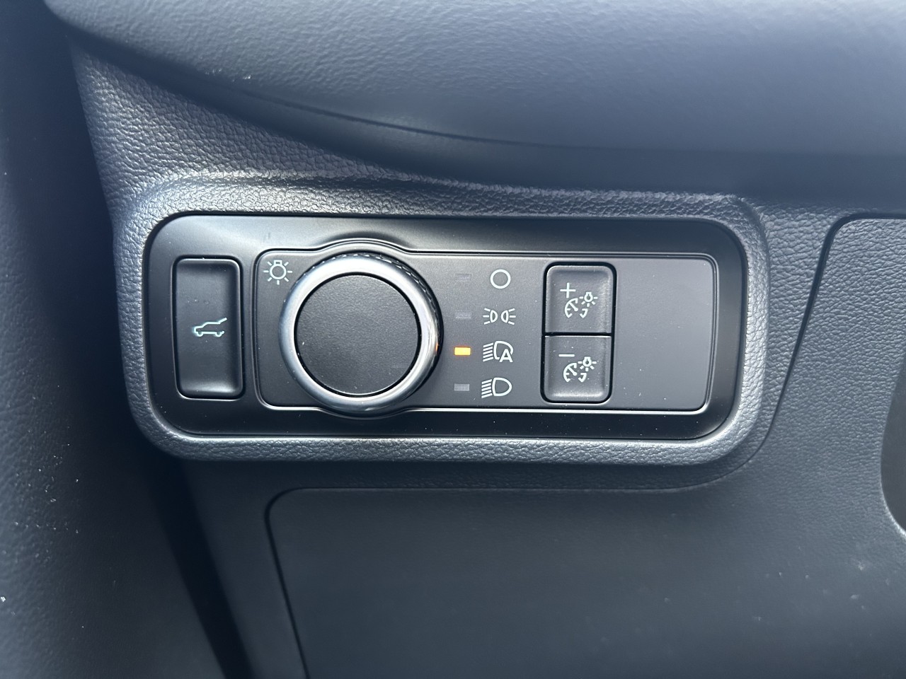 2025 Ford Explorer Active Main Image