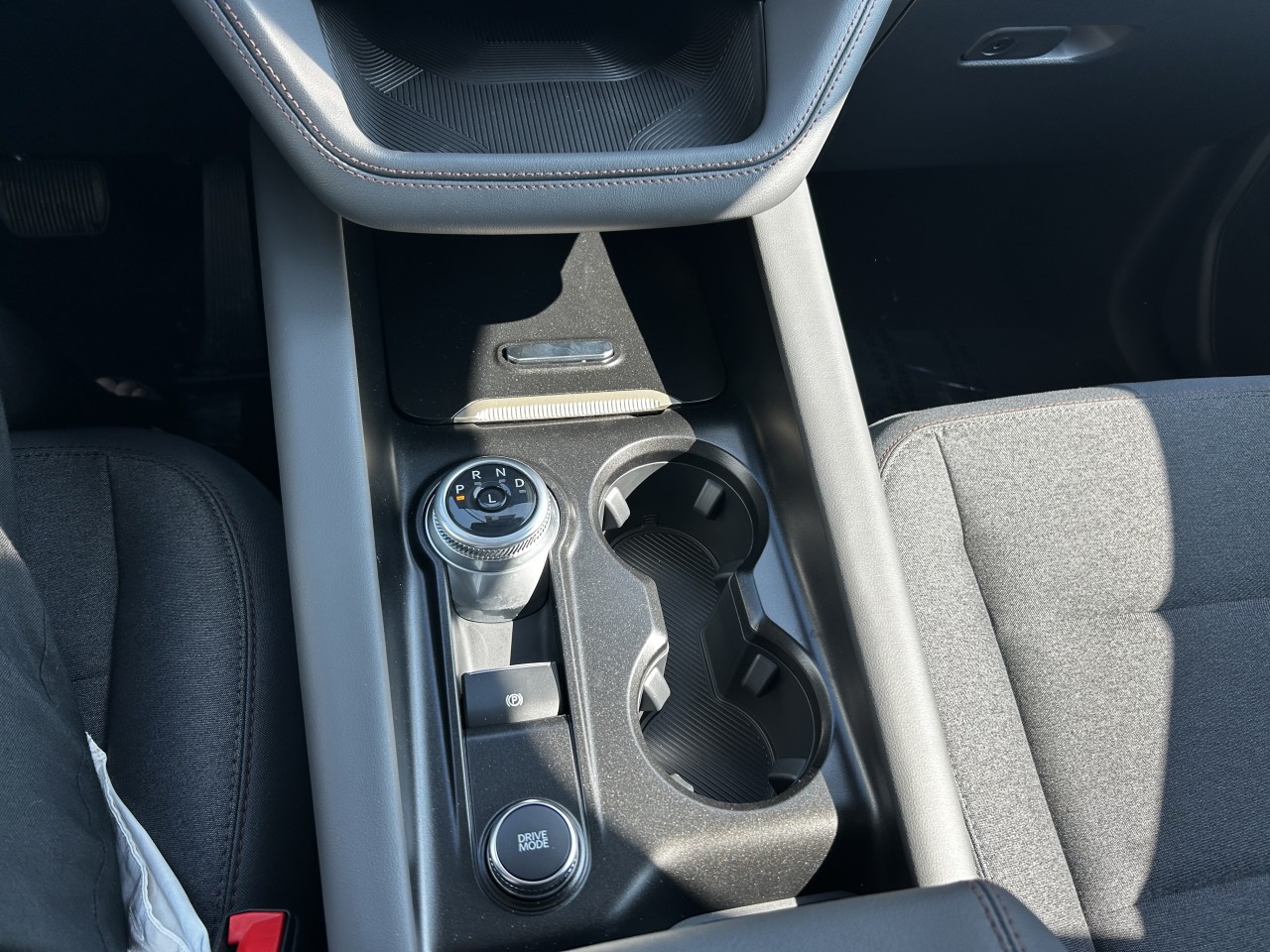 2025 Ford Explorer Active Main Image