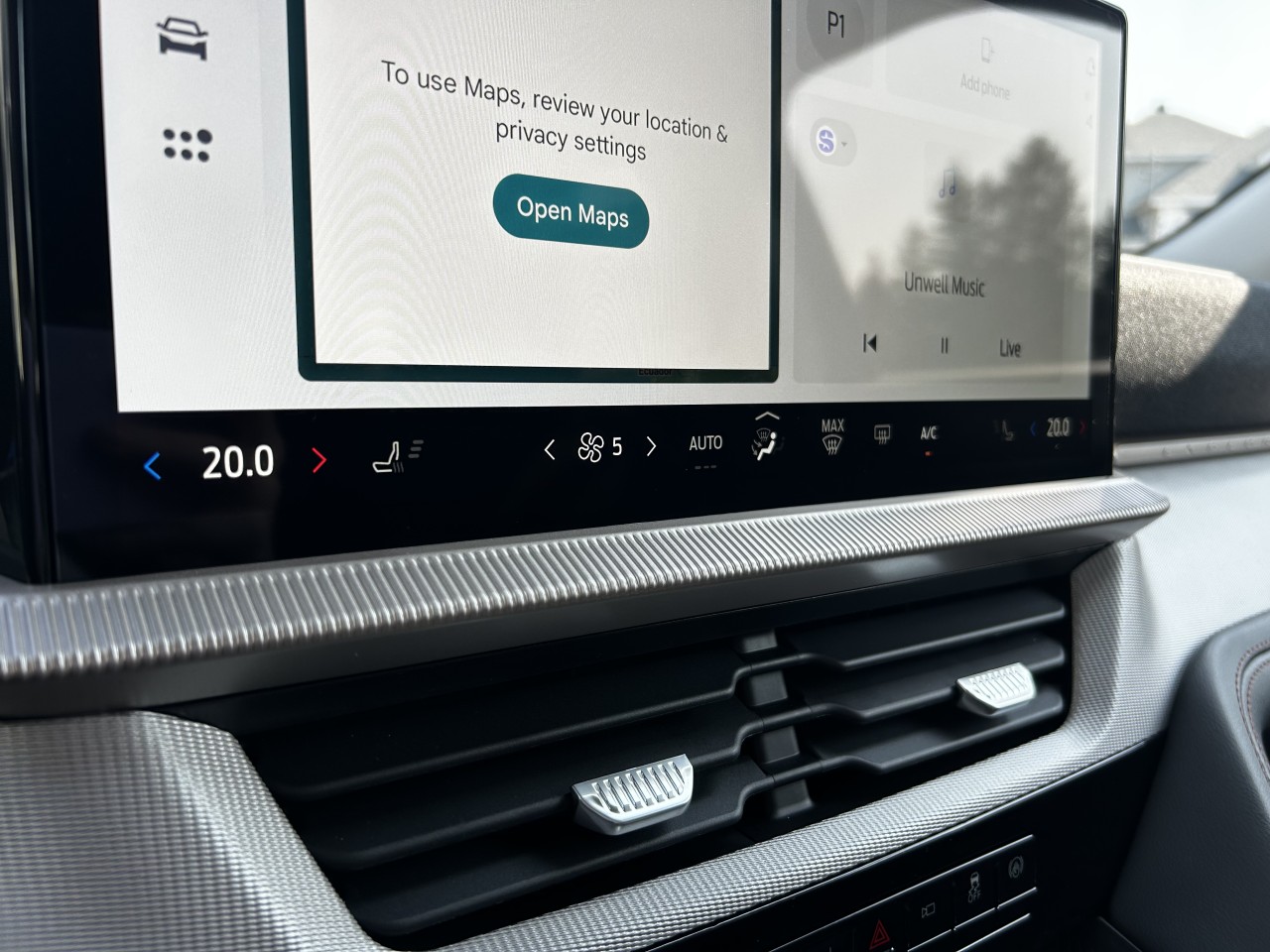 2025 Ford Explorer Active Main Image