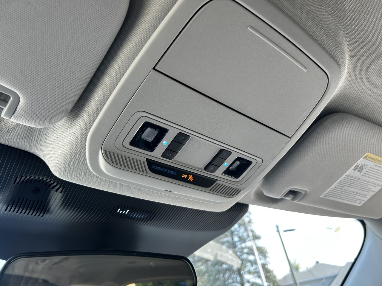 2025 Ford Explorer Active Main Image