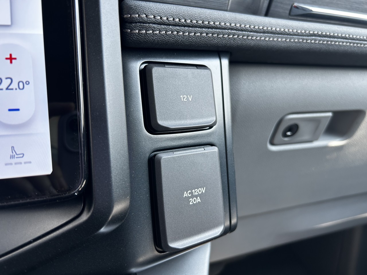 2025 Ford F-150 Lightning FLASH Main Image
