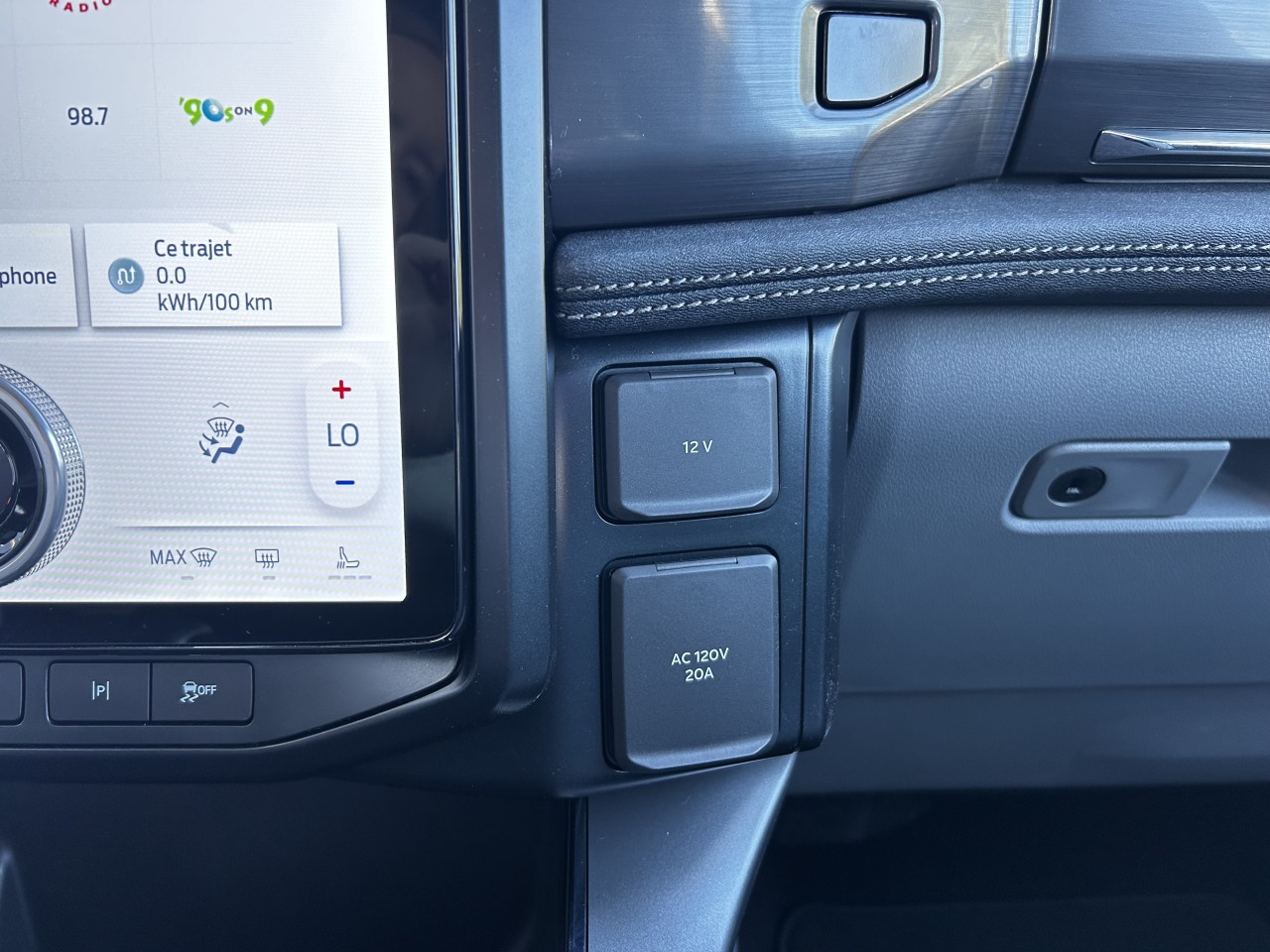 2025 Ford F-150 Lightning FLASH Main Image