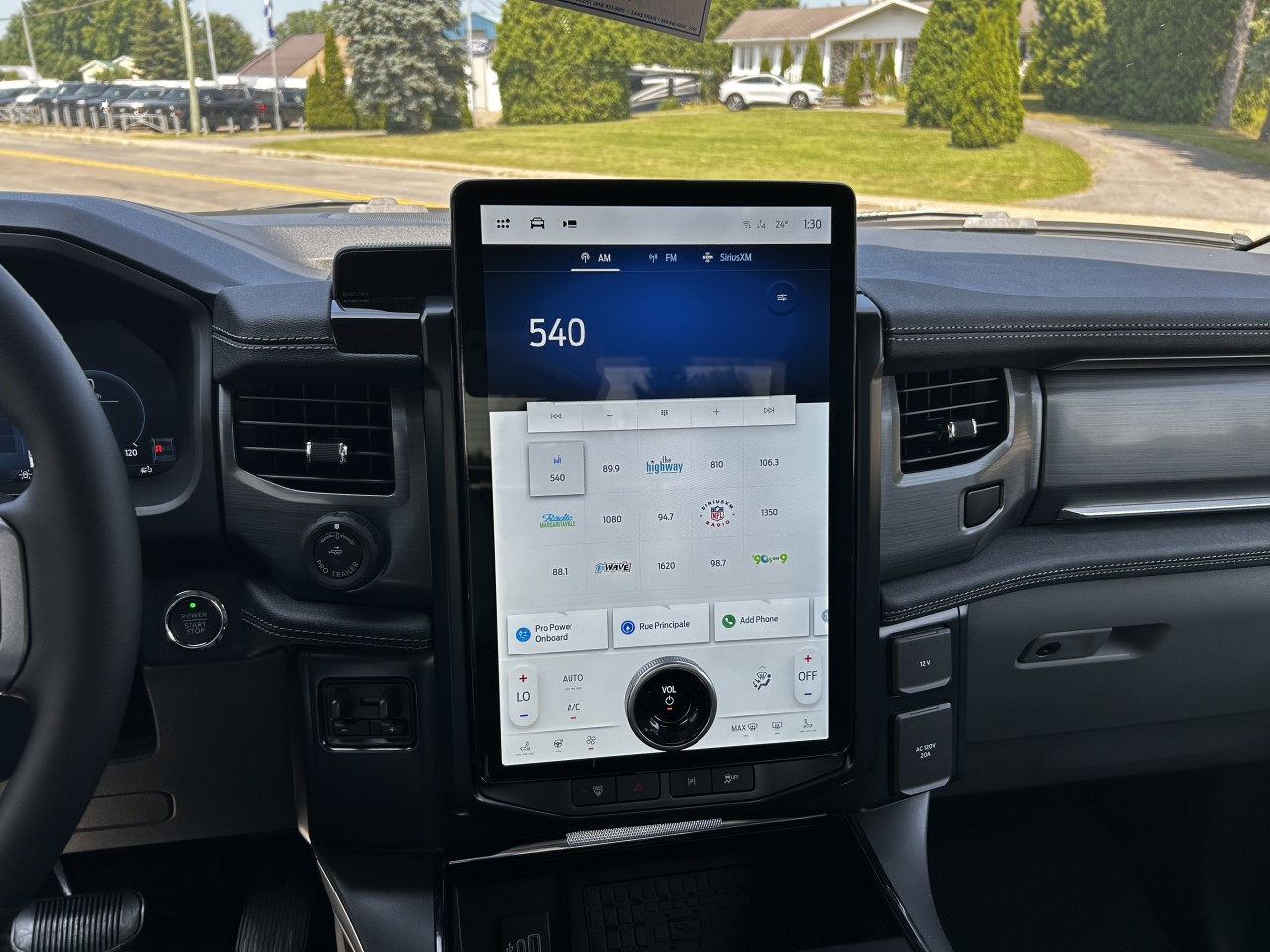 2025 Ford F-150 Lightning  Main Image