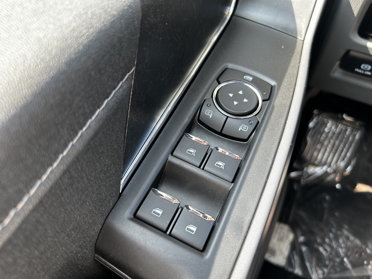 2025 Ford F-150 Lightning XLT Main Image