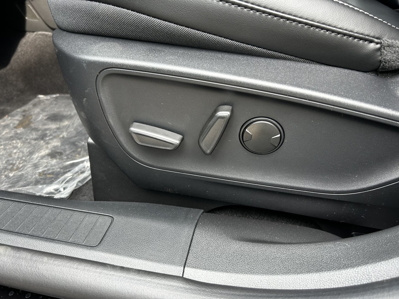2025 Ford Escape PHEV Main Image