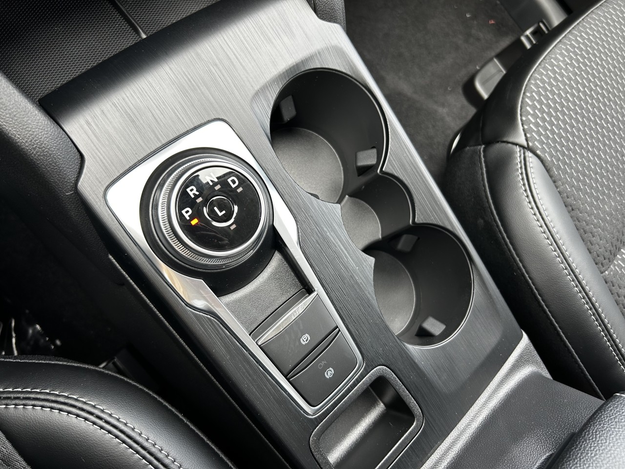 2025 Ford Escape PHEV Main Image