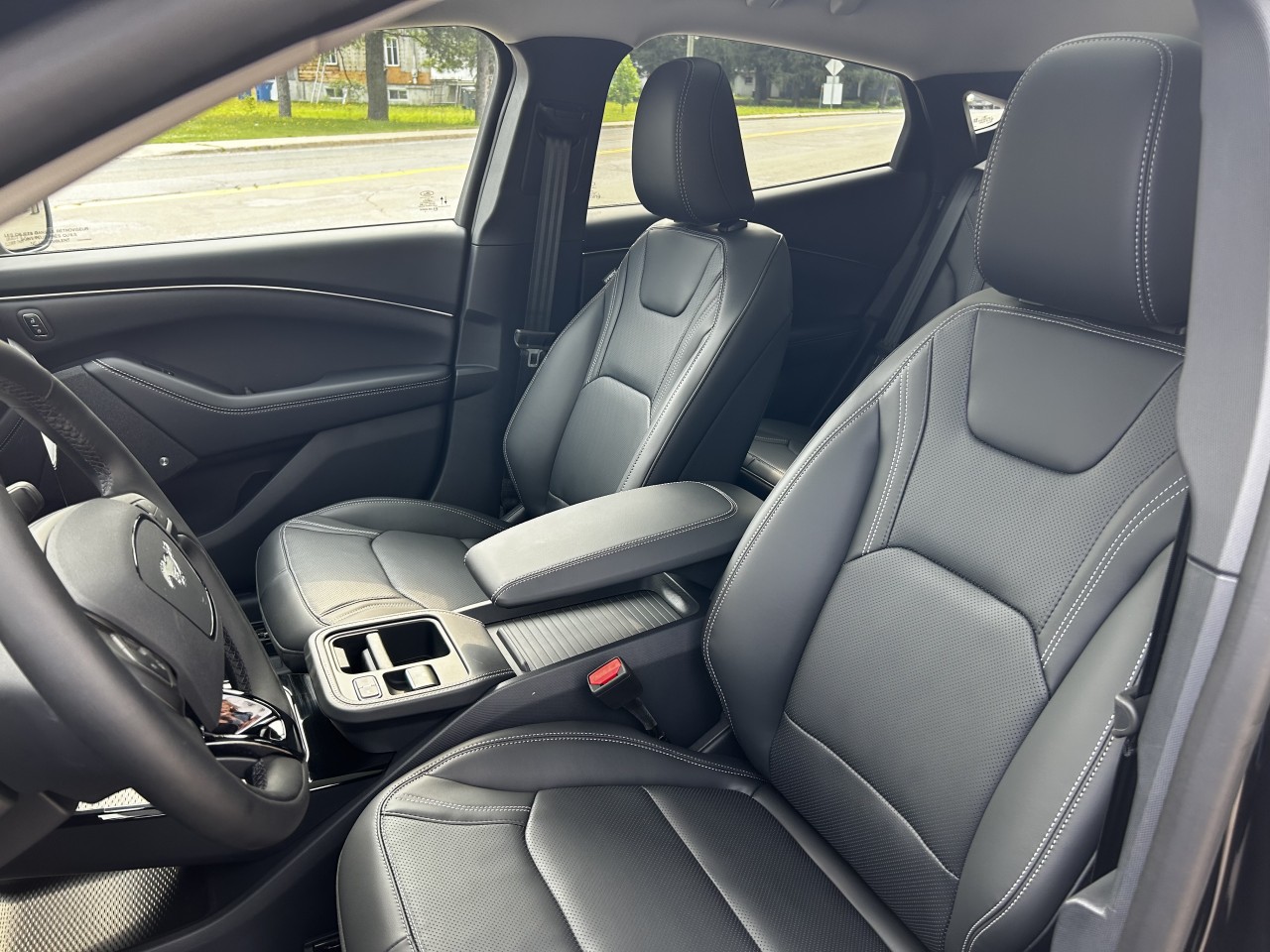2026 Ford Mustang Mach-E PREMIUM AWD Main Image
