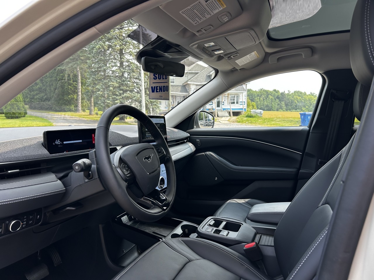 2025 Ford Mustang Mach-E PREMIUM AWD Main Image