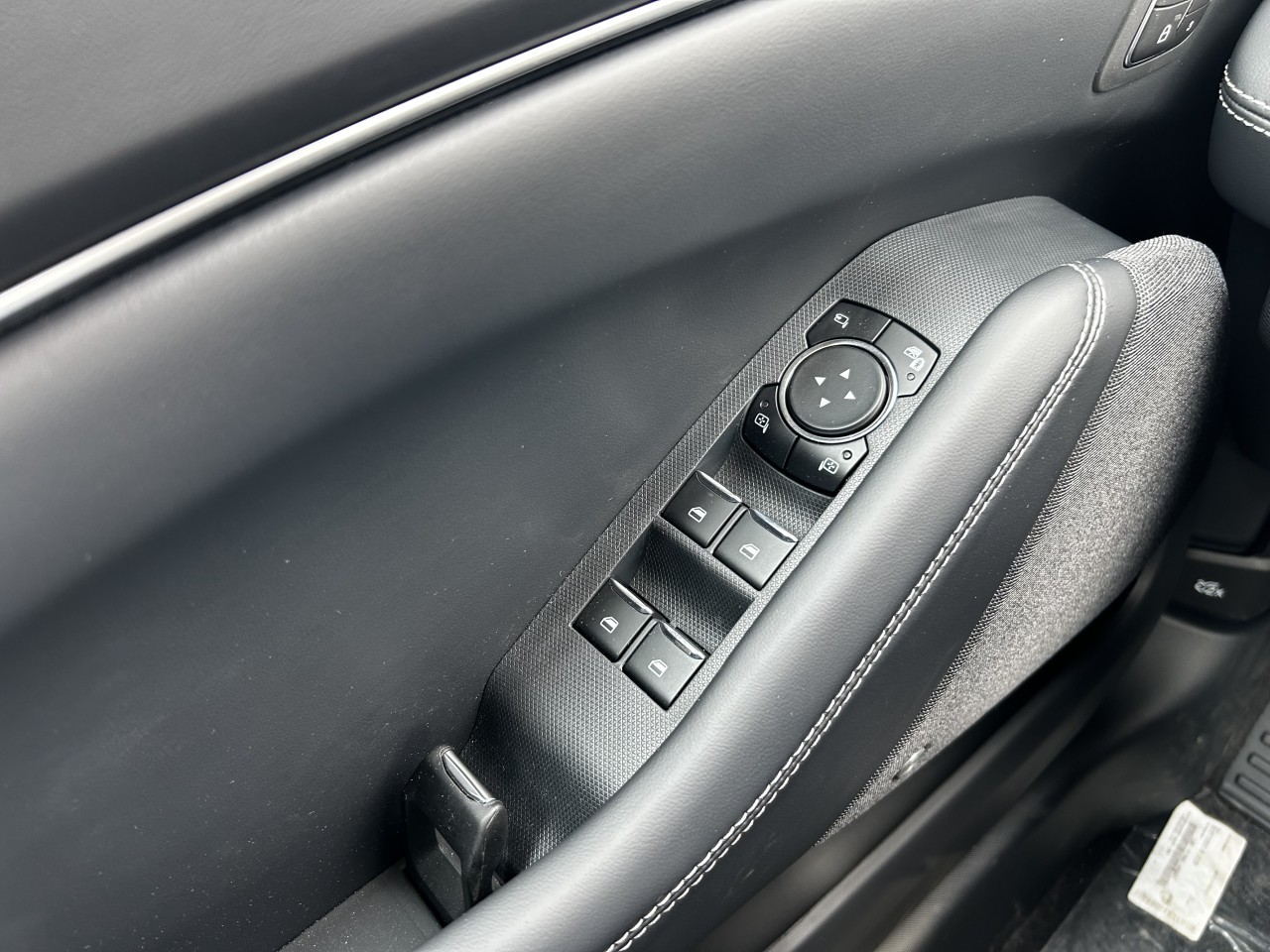 2025 Ford Mustang Mach-E PREMIUM AWD Main Image