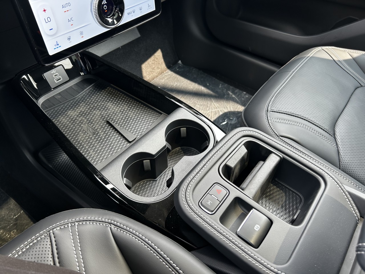 2025 Ford Mustang Mach-E PREMIUM AWD Main Image