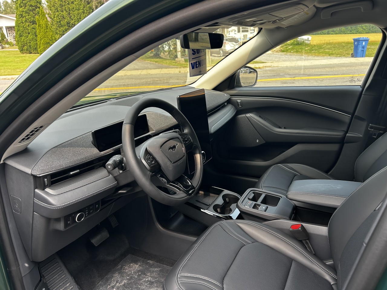 2025 Ford Mustang Mach-E PREMIUM AWD Main Image