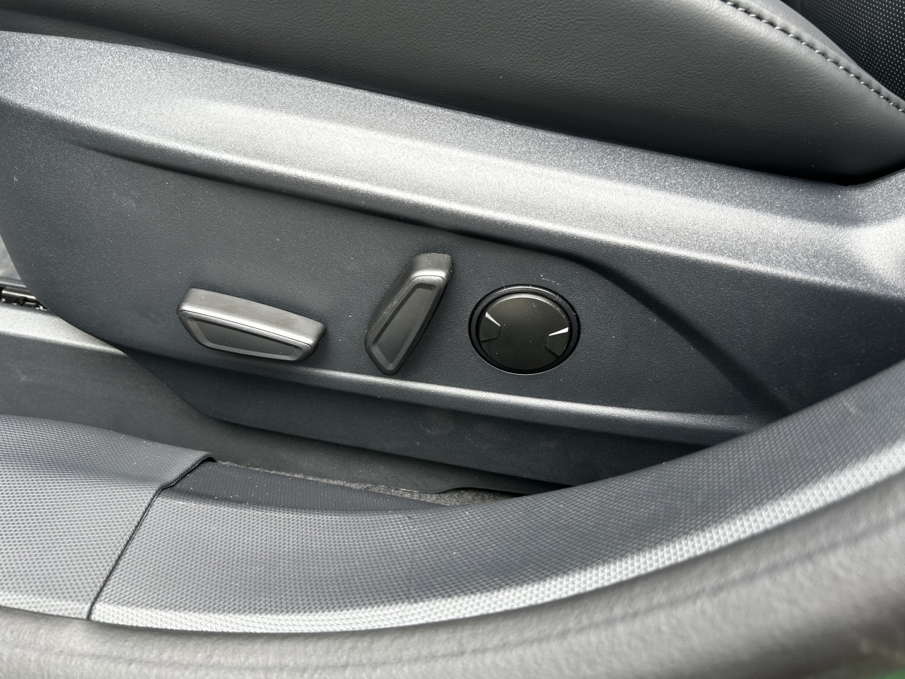 2025 Ford Mustang Mach-E PREMIUM AWD Main Image