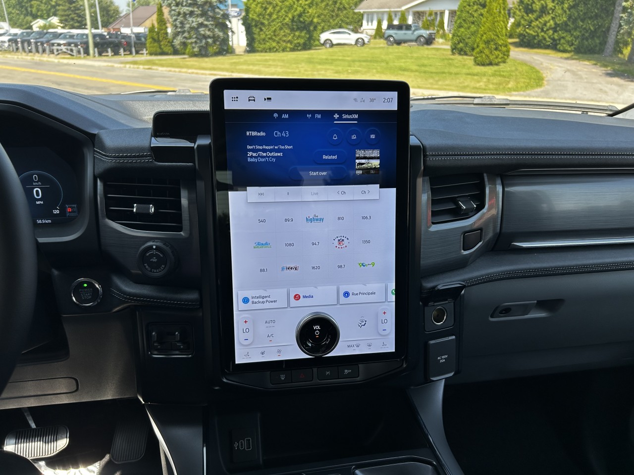 2025 Ford F-150 Lightning FLASH 4X4 Main Image