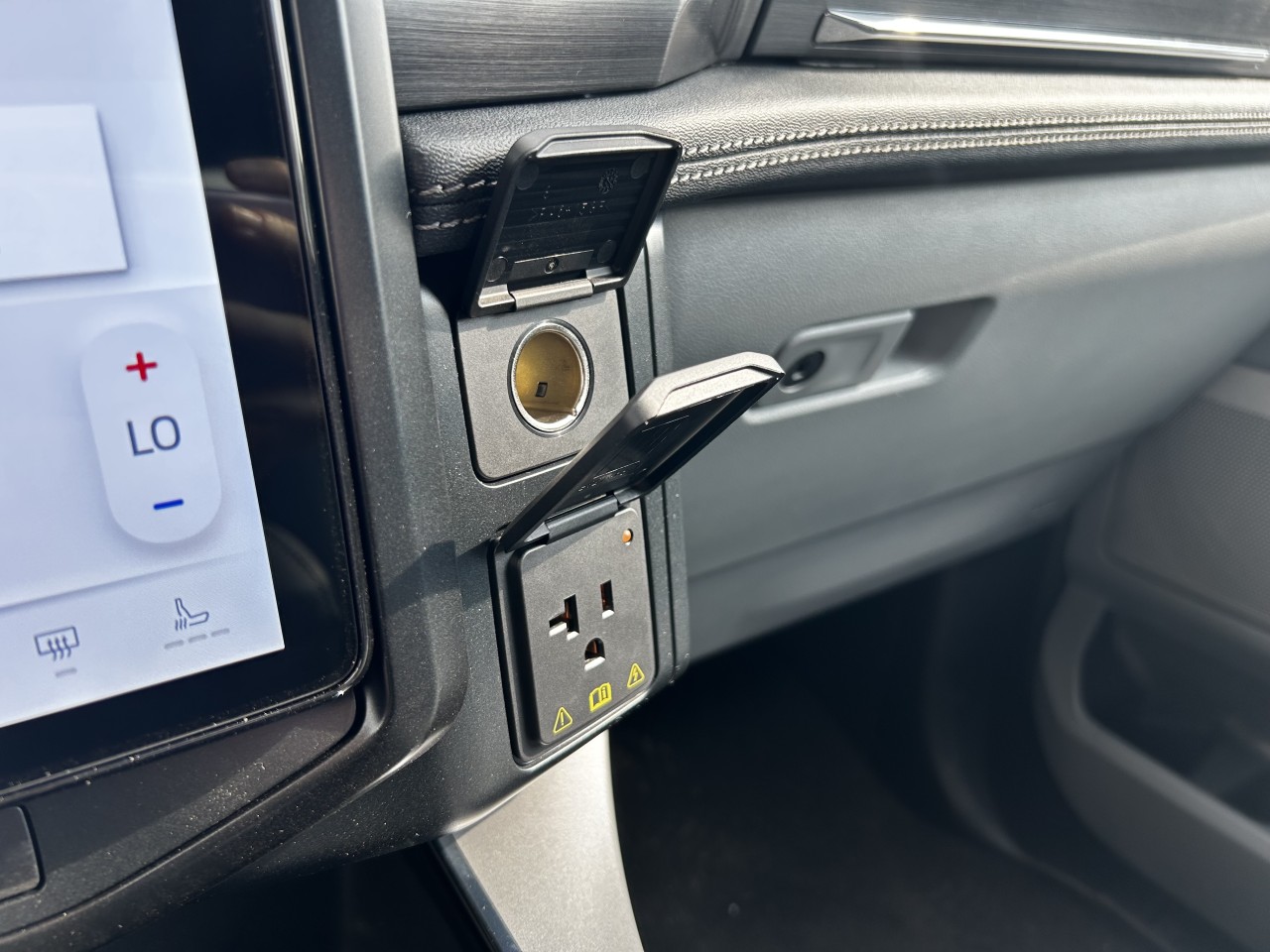 2025 Ford F-150 Lightning FLASH Main Image