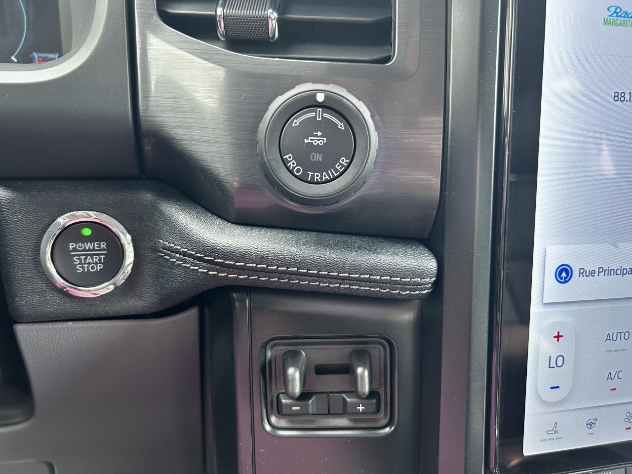 2025 Ford F-150 Lightning FLASH Main Image