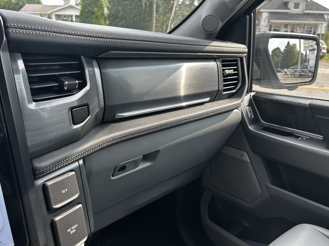 2025 Ford F-150 Lightning FLASH Main Image