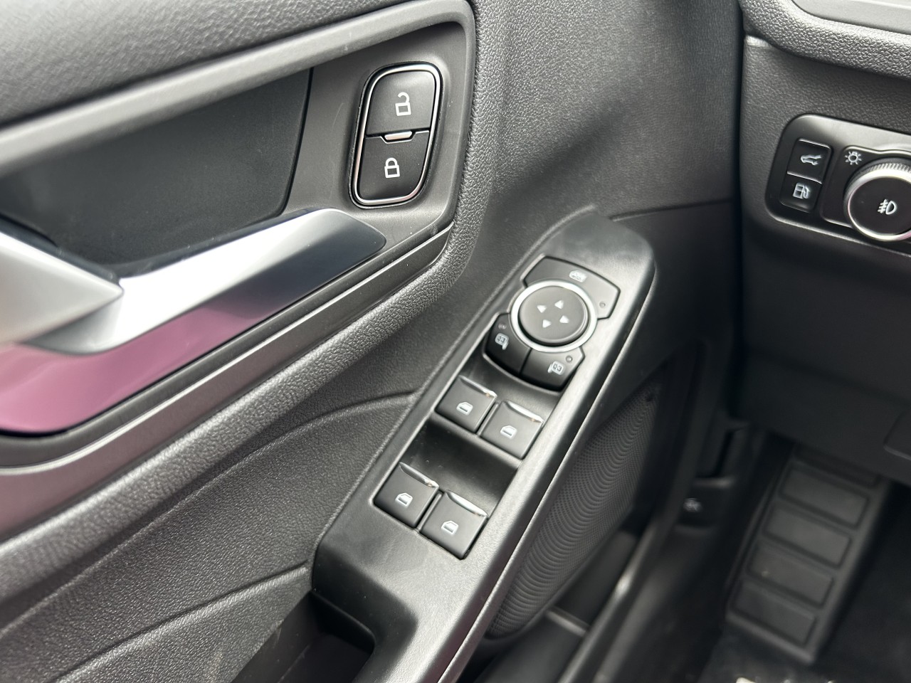 2025 Ford Escape PHEV Main Image