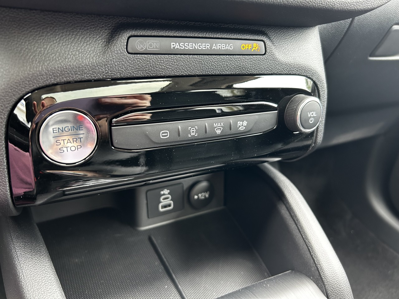 2025 Ford Escape PHEV Main Image