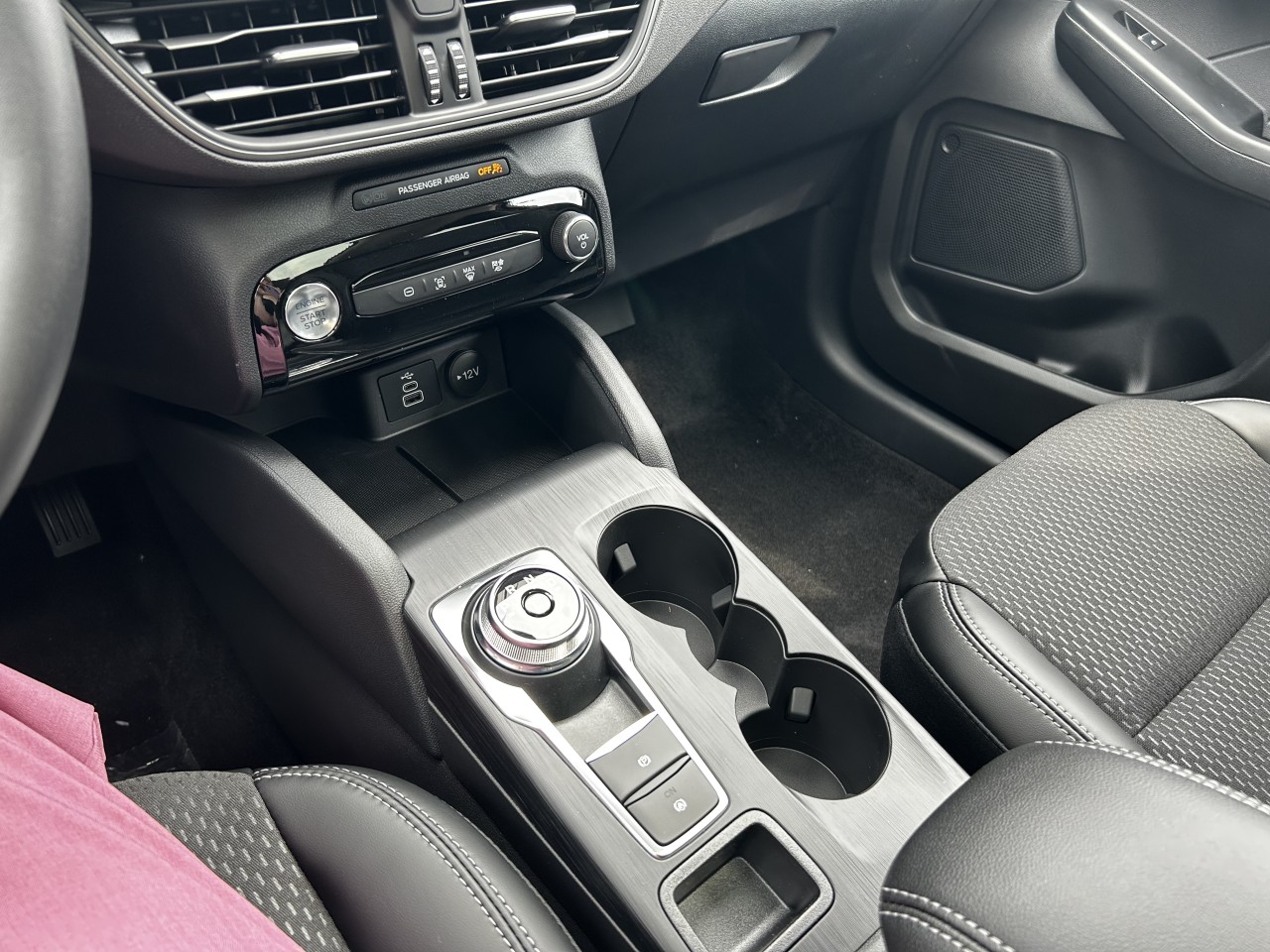 2025 Ford Escape PHEV Main Image