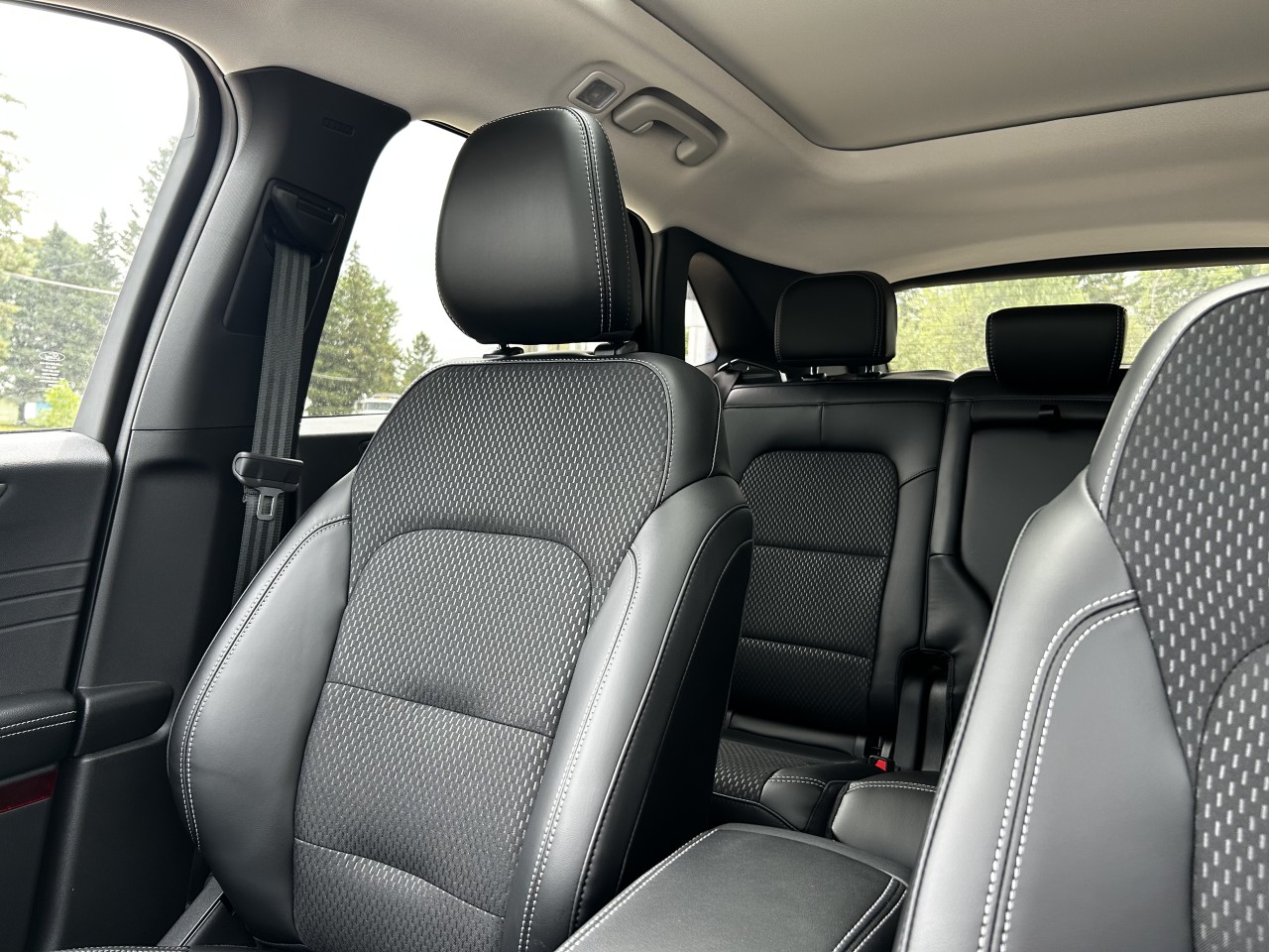 2025 Ford Escape PHEV Main Image