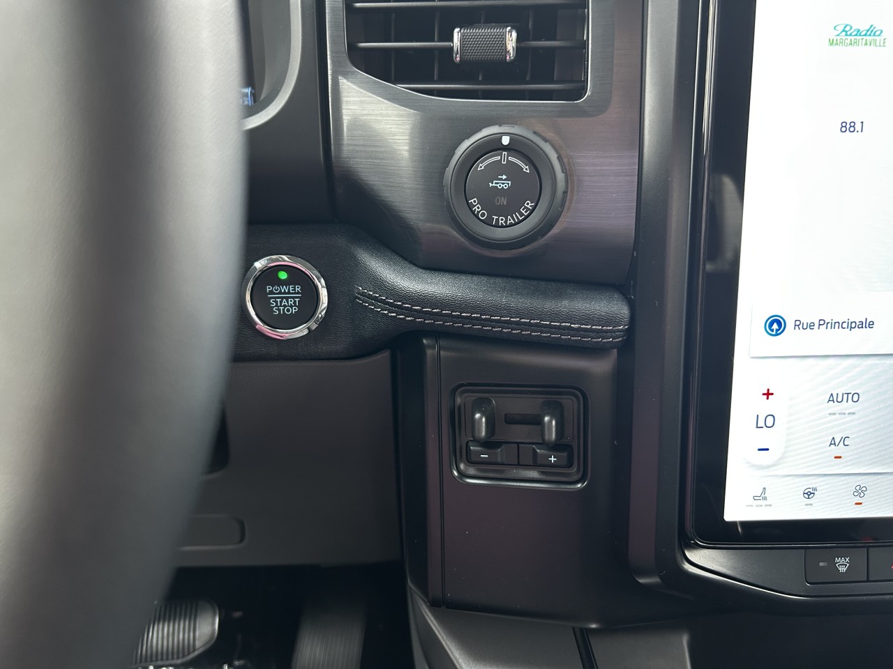 2025 Ford F-150 Lightning FLASH Main Image