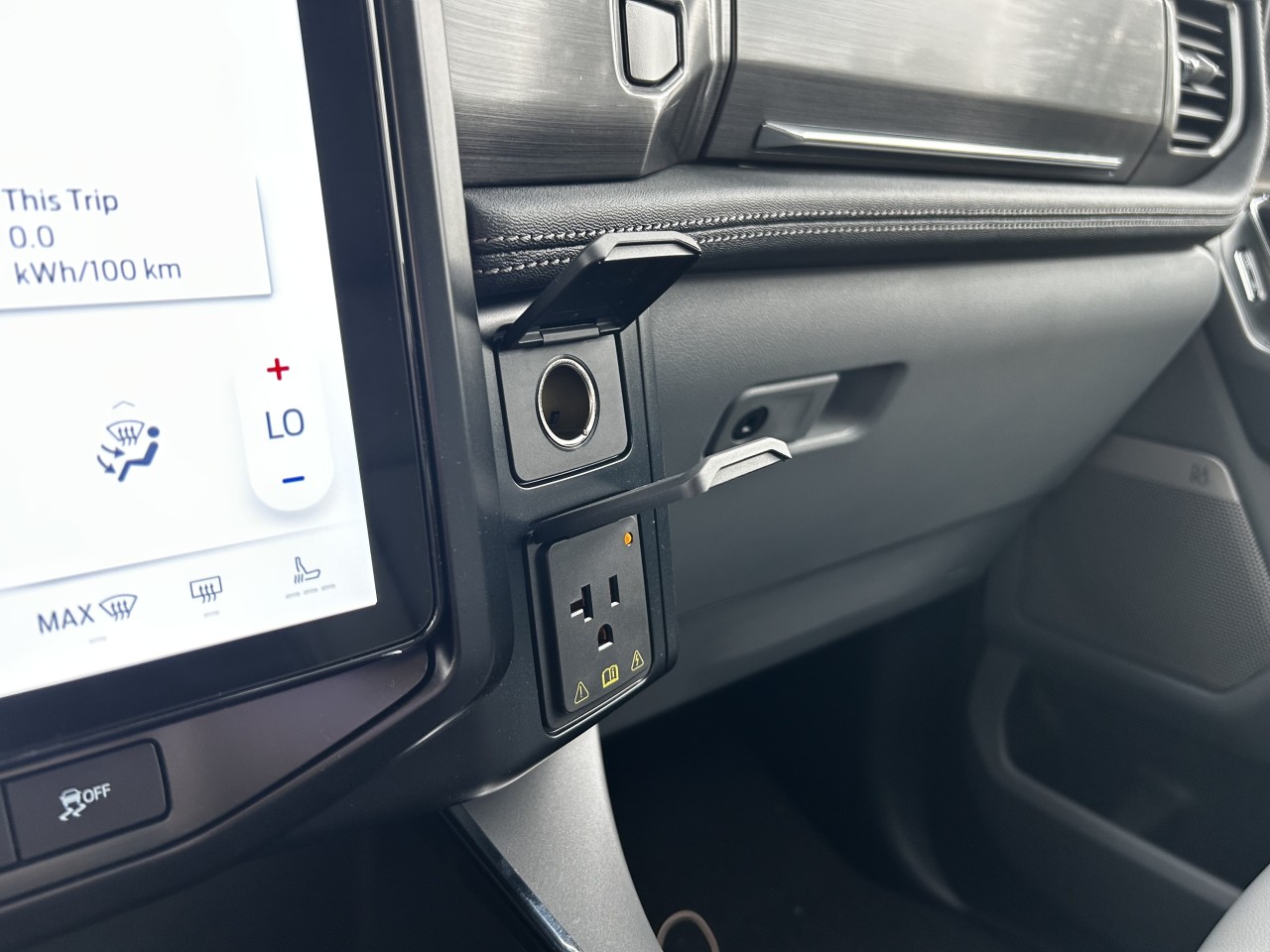 2025 Ford F-150 Lightning FLASH Main Image