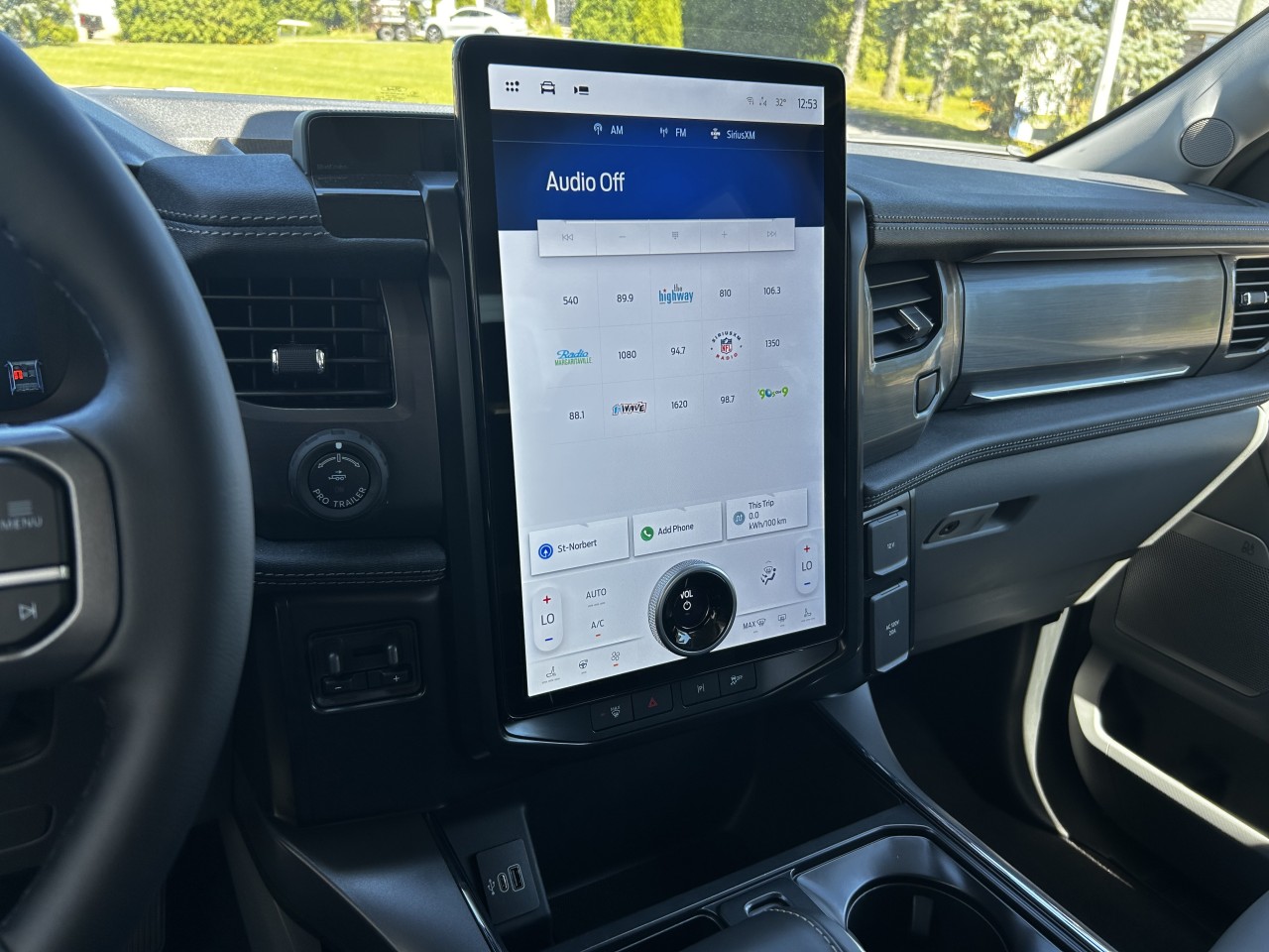 2025 Ford F-150 Lightning FLASH Main Image
