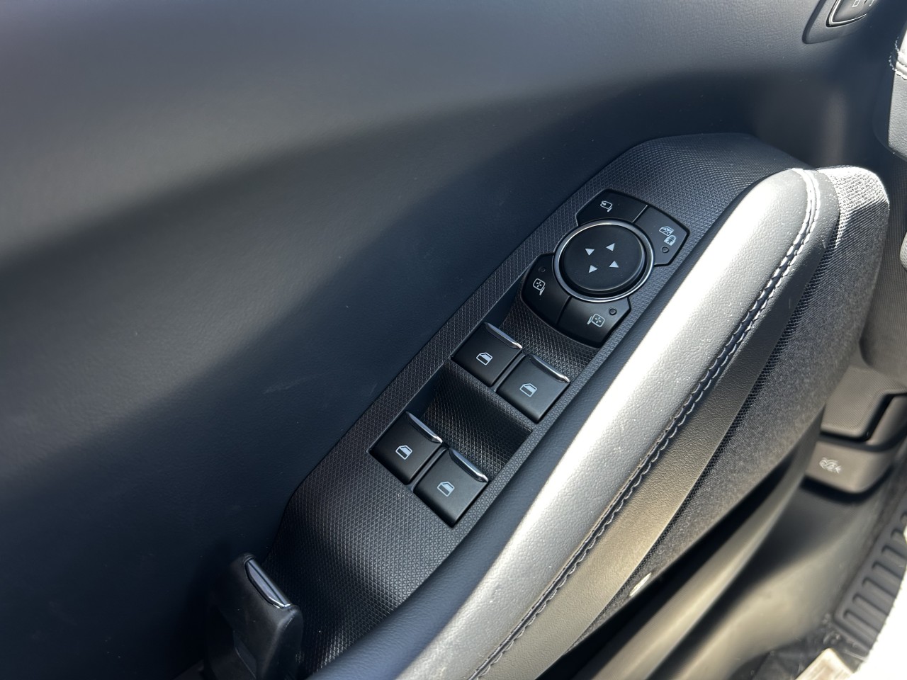 2025 Ford Mustang Mach-E PREMIUM AWD Main Image